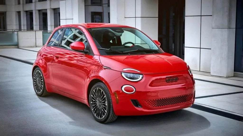 The Fiat 500e Electric: An Excellent Choice for EV Buyers at $32,000