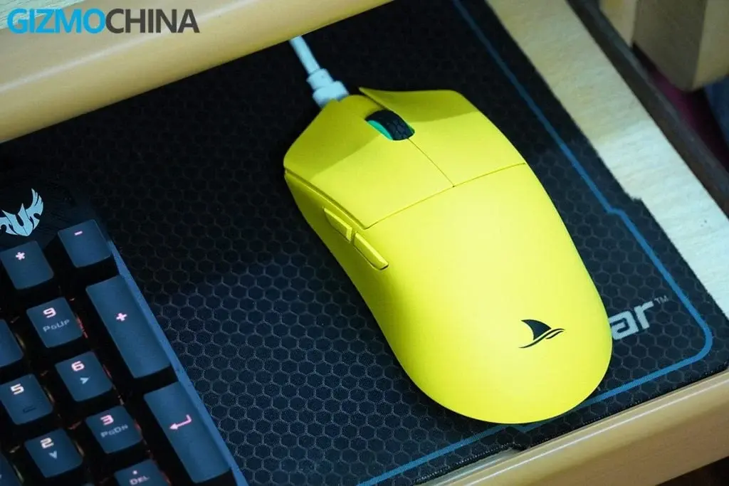 Review of the Darmoshark M3 4K Mouse: Remarkably Lightweight, Sleek Design, Exceptional Precision