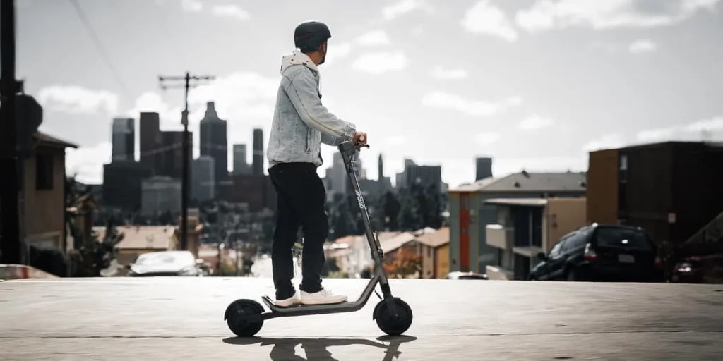 Introducing the Newly Unveiled Apollo Go E-Scooter: Equipped with Dual Motors, Lightweight Build, and 45km/h Top Speed
