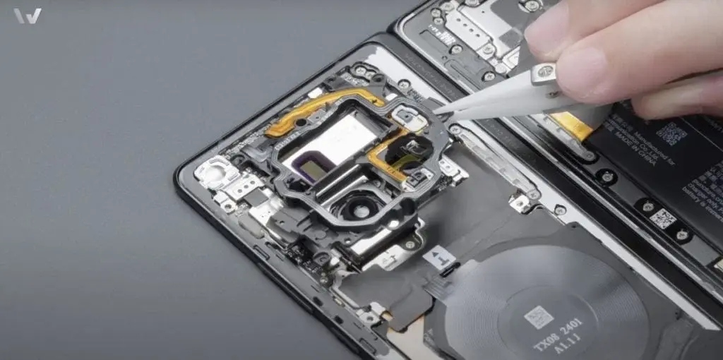 Vivo X Fold 3 Pro Teardown: Carbon Fiber Hinge, Dual Motherboard, Split Battery