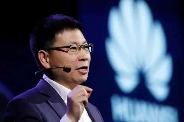 Huawei Official Faces Fine for Using "Far Ahead" Term: Report