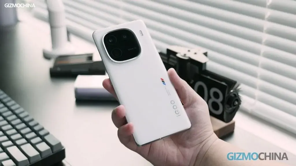 iQOO Phone Leak: Unannounced Qualcomm Chip, LTPO Display, & More