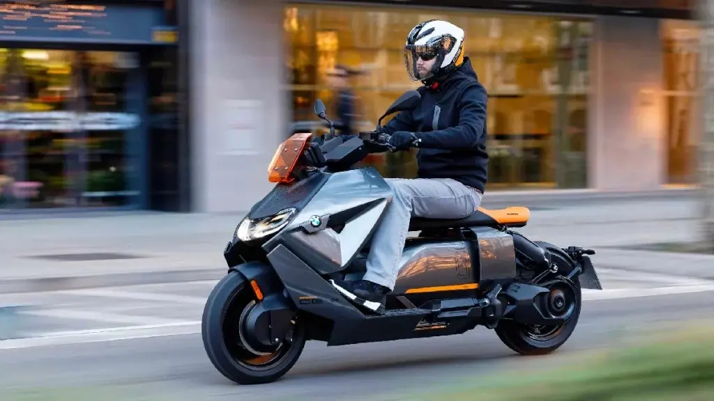 BMW Motorrad India starts pre-launch bookings for BMW CE 04 e-scooter