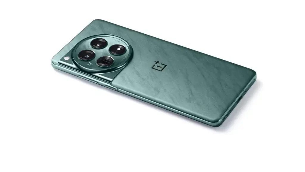 Price and launch offers for OnePlus 12 available in India