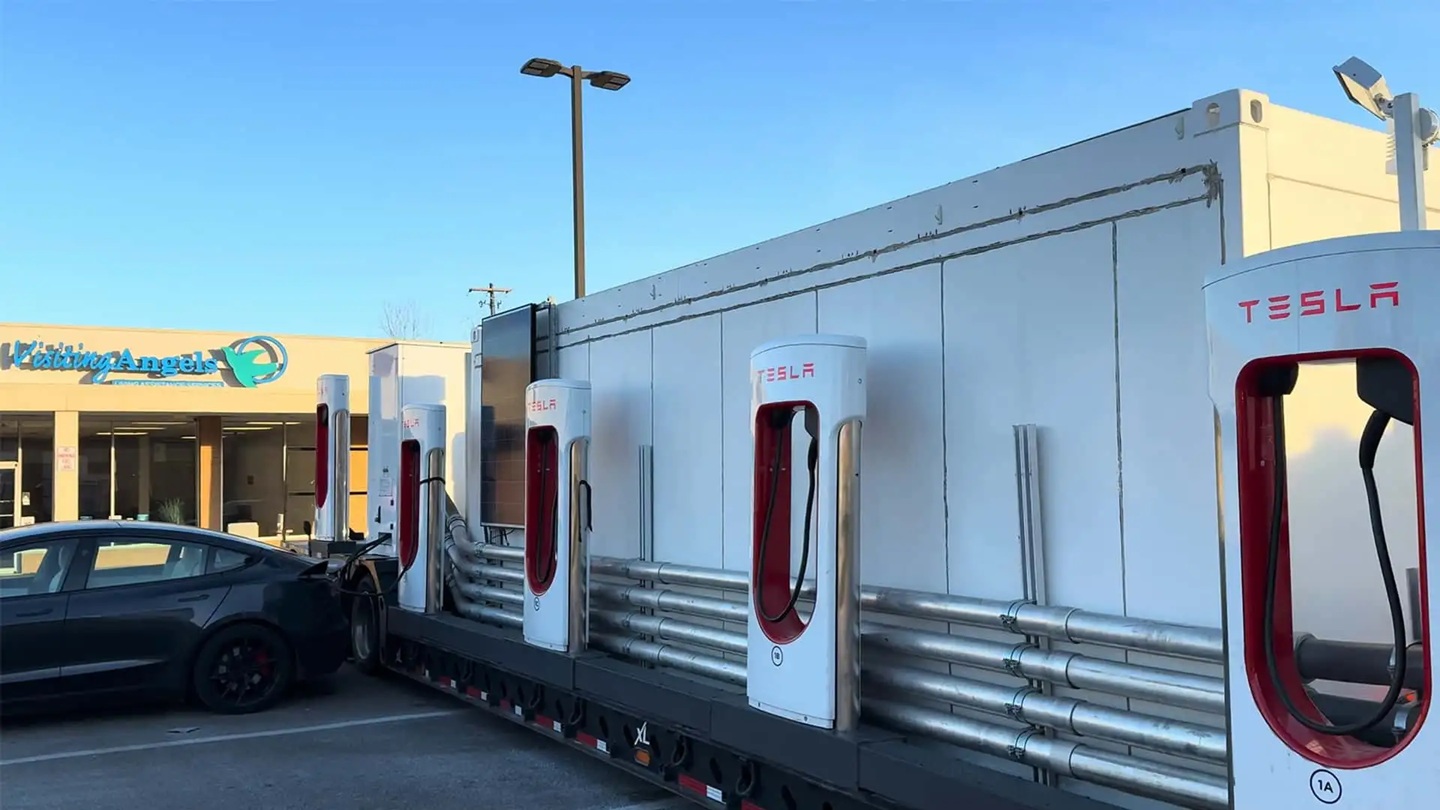 Tesla Launches Portable Megapack Chargers for Holiday Congestion