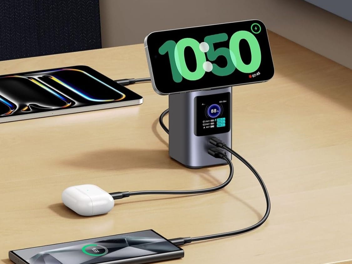 UGREEN Launches 20000mAh 145W Power Bank with Display