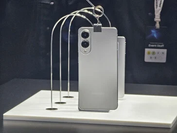 Samsung Galaxy S25 Edge Unveiled: Ultra-Thin Design Details