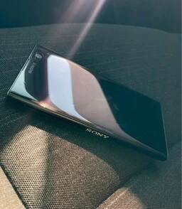 Sony Xperia XA2 Prototype Spotted with Unique Engravings