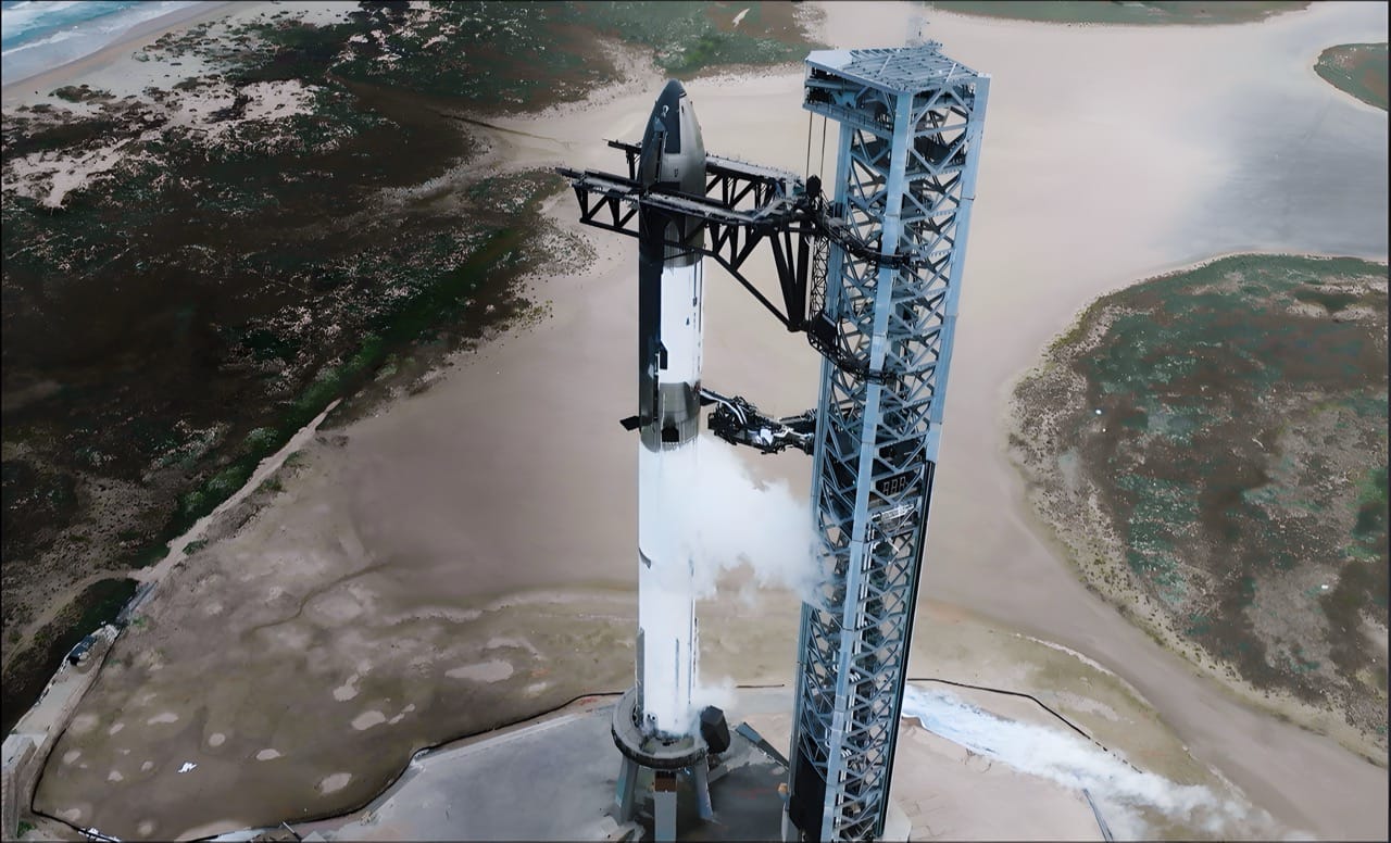 SpaceX’s Sixth Starship Flight: Success with Minor Issues