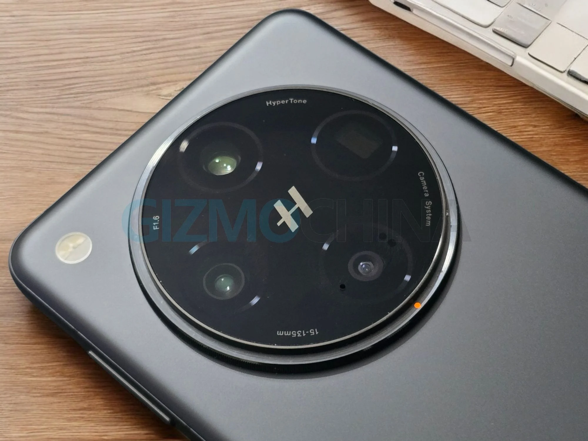 Oppo Find X8 Mini with Alert Button & 6.3