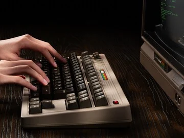 8BitDo Retro Mechanical Keyboard Supports European Layouts for Gamers