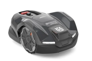Husqvarna Launches New Wireless Automower Models 305E, 405XE, 435X AWD