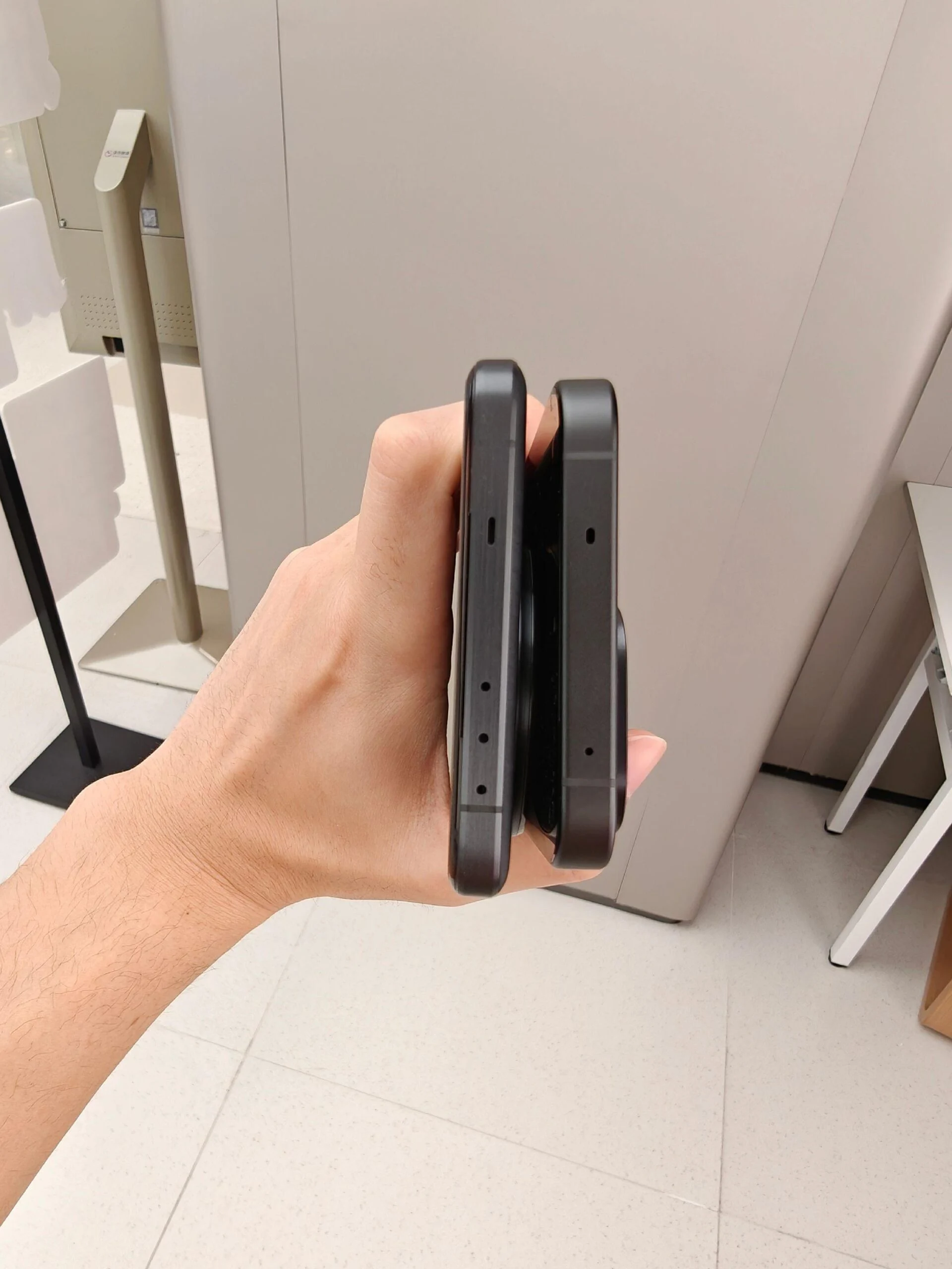 OnePlus 13T Screen Size Revealed: Compare with OnePlus 13