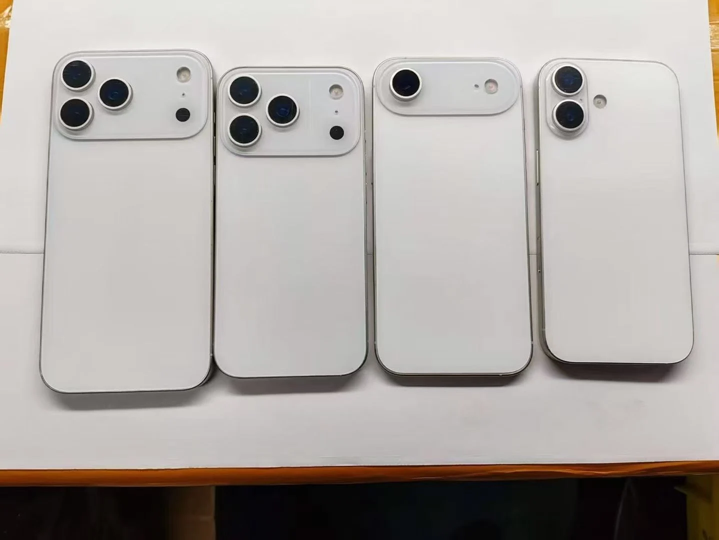 iPhone 17 Dummies in Black and White Spotted: What to Expect