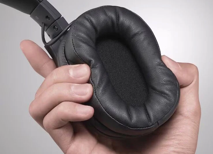 Yamaha YH-L500A Wireless Home Theater Headphones Launched