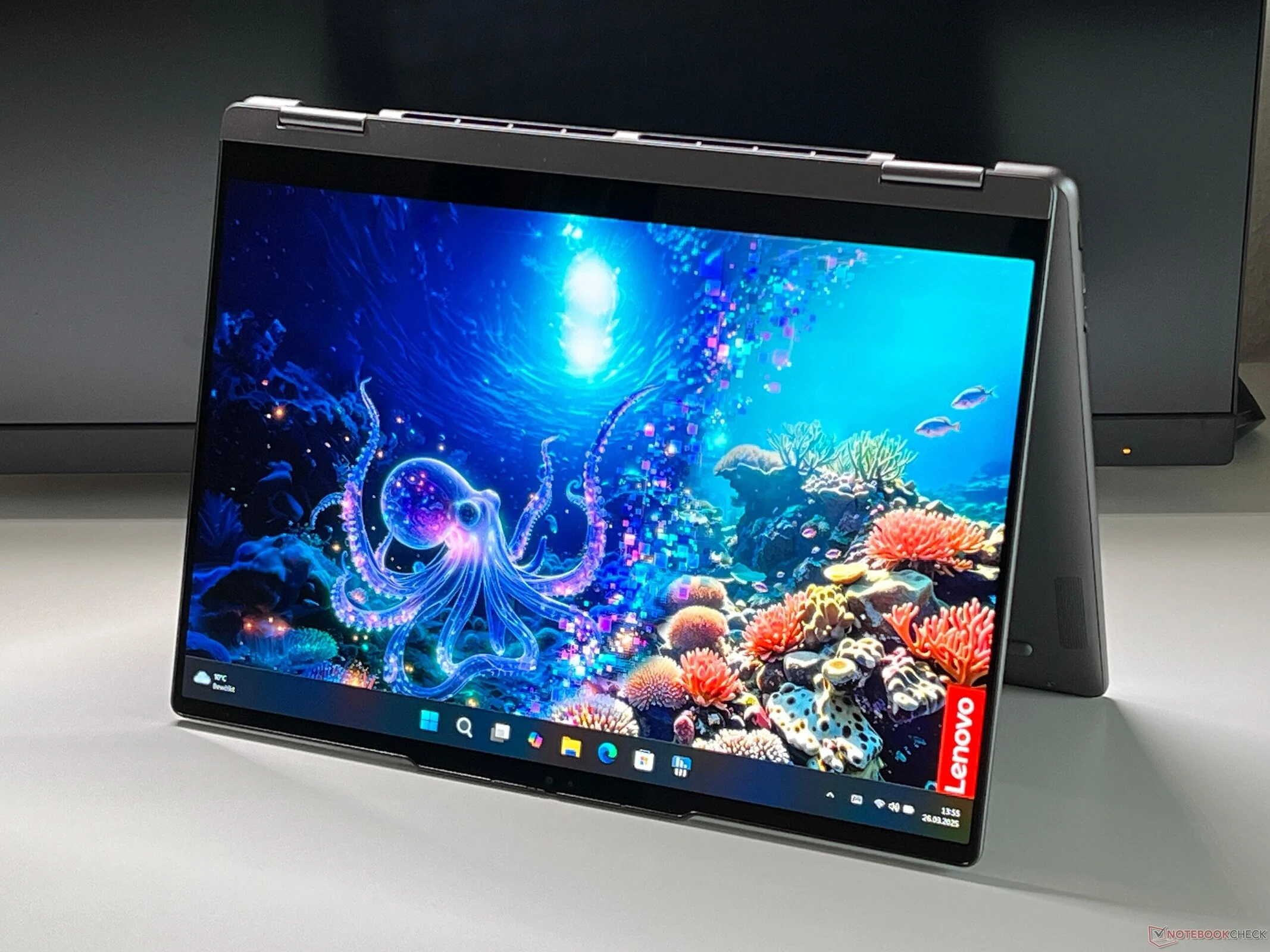 Lenovo, HP, Dell Halt US Shipments for Two Weeks Due to Tariffs