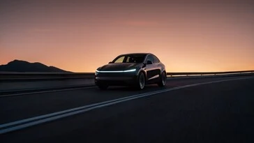 First Look: New Model Y in Diamond Black with Gemstone Finish