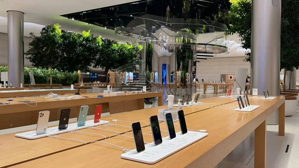 Apple Moves iPhone Production to US to Avoid Trump Tariffs