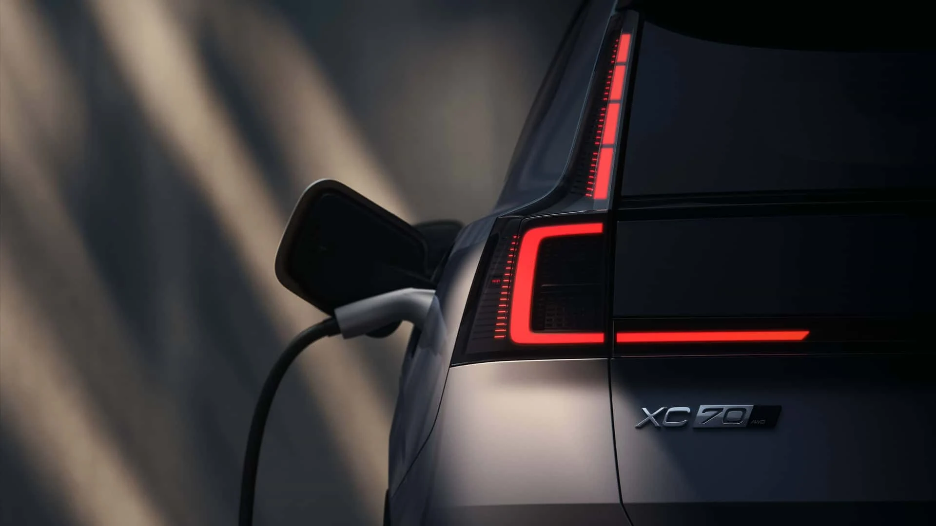 Volvo XC70 Returns as Extended-Range Hybrid Electric Vehicle