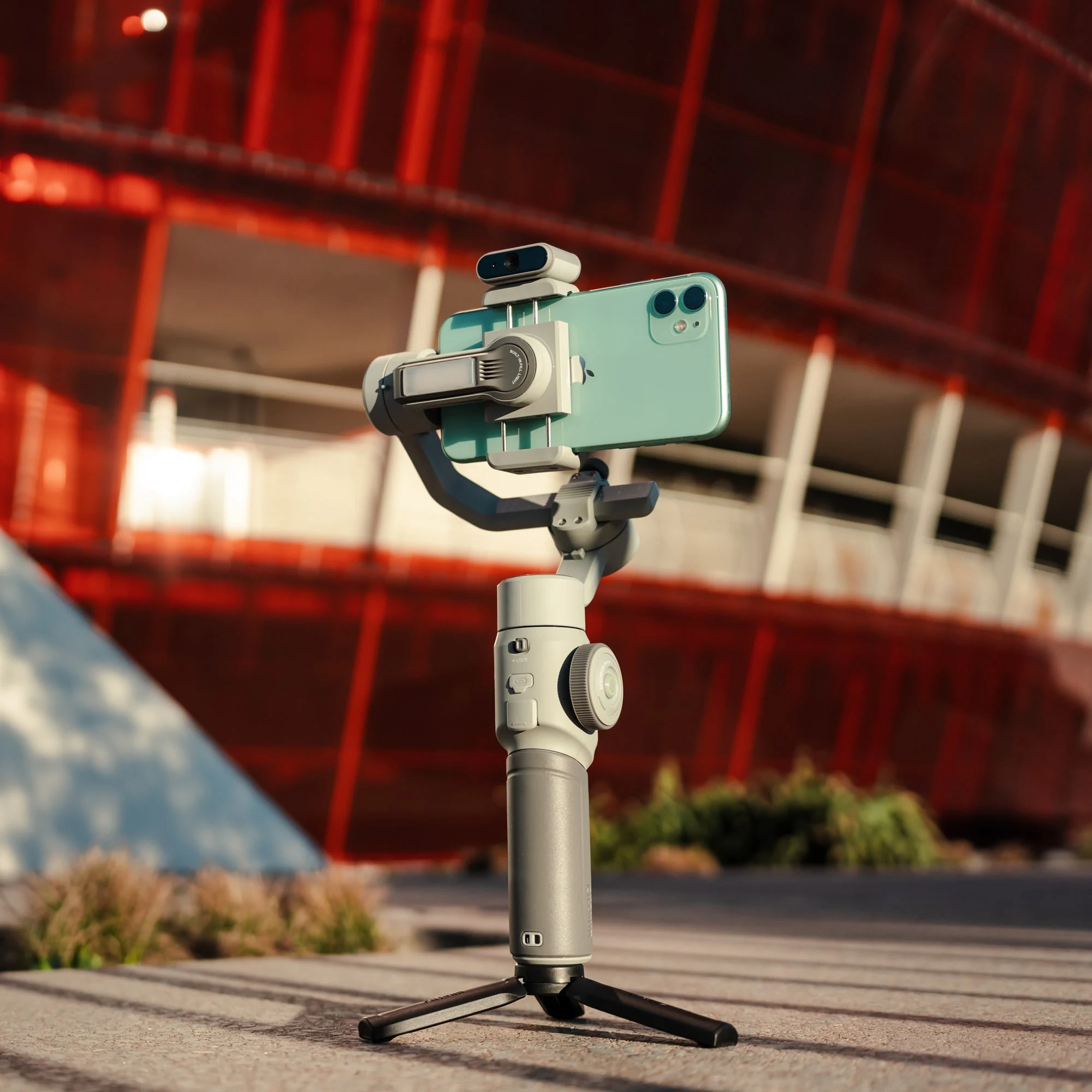 Zhiyun Smooth 5E: $149 AI Gimbal with Apple Watch Control