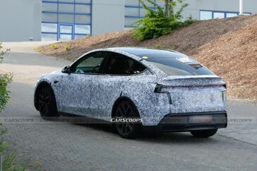 2026 Model Y Performance Seen Testing at Racetrack Before Release