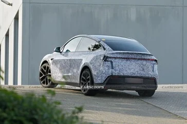 2026 Model Y Performance Seen Testing at Racetrack Before Release