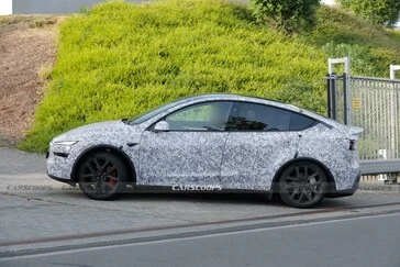 2026 Model Y Performance Seen Testing at Racetrack Before Release