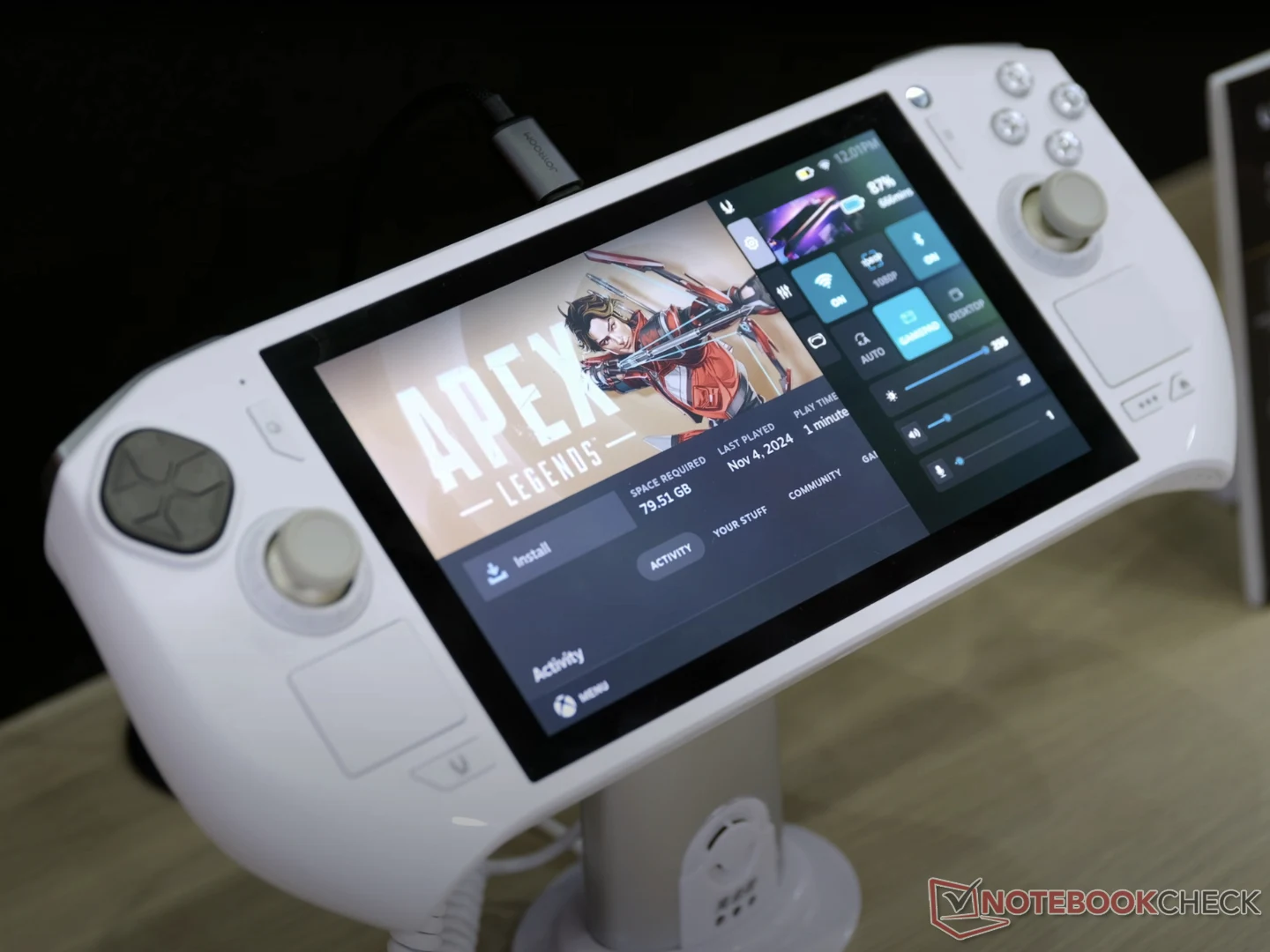 Zotac Zone: New OLED Gaming Handheld with Unique Manjaro Linux