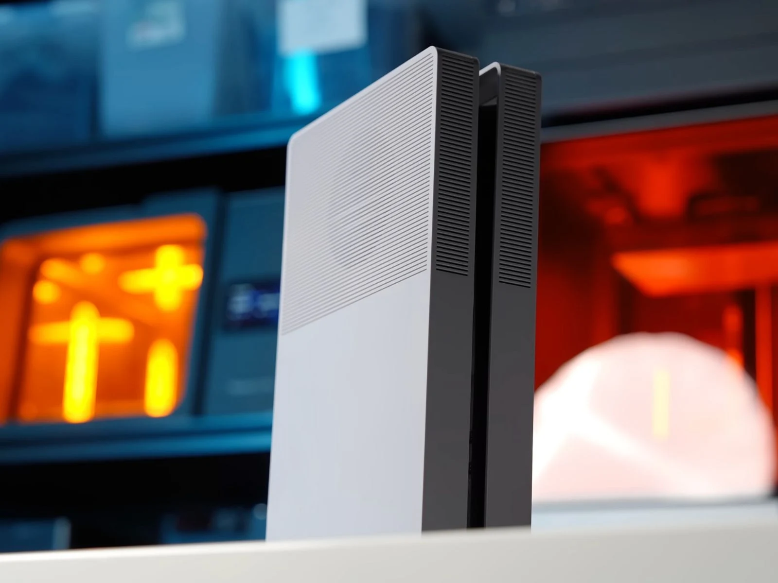Minimalist PS5 Plates Designed for Cooling and Horizontal Use