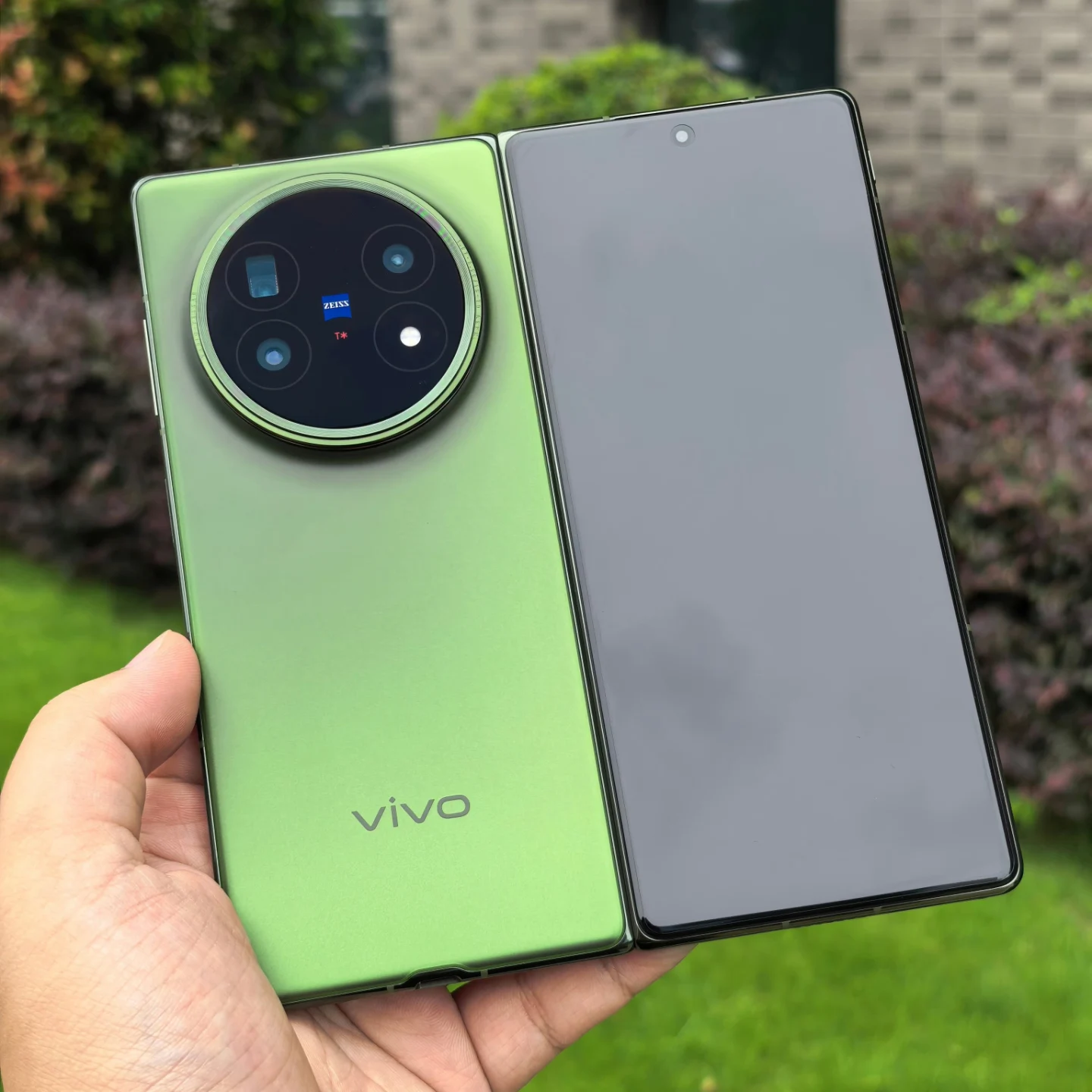 Vivo X Fold5 Unboxing: Multitasking Features vs Oppo Find N5