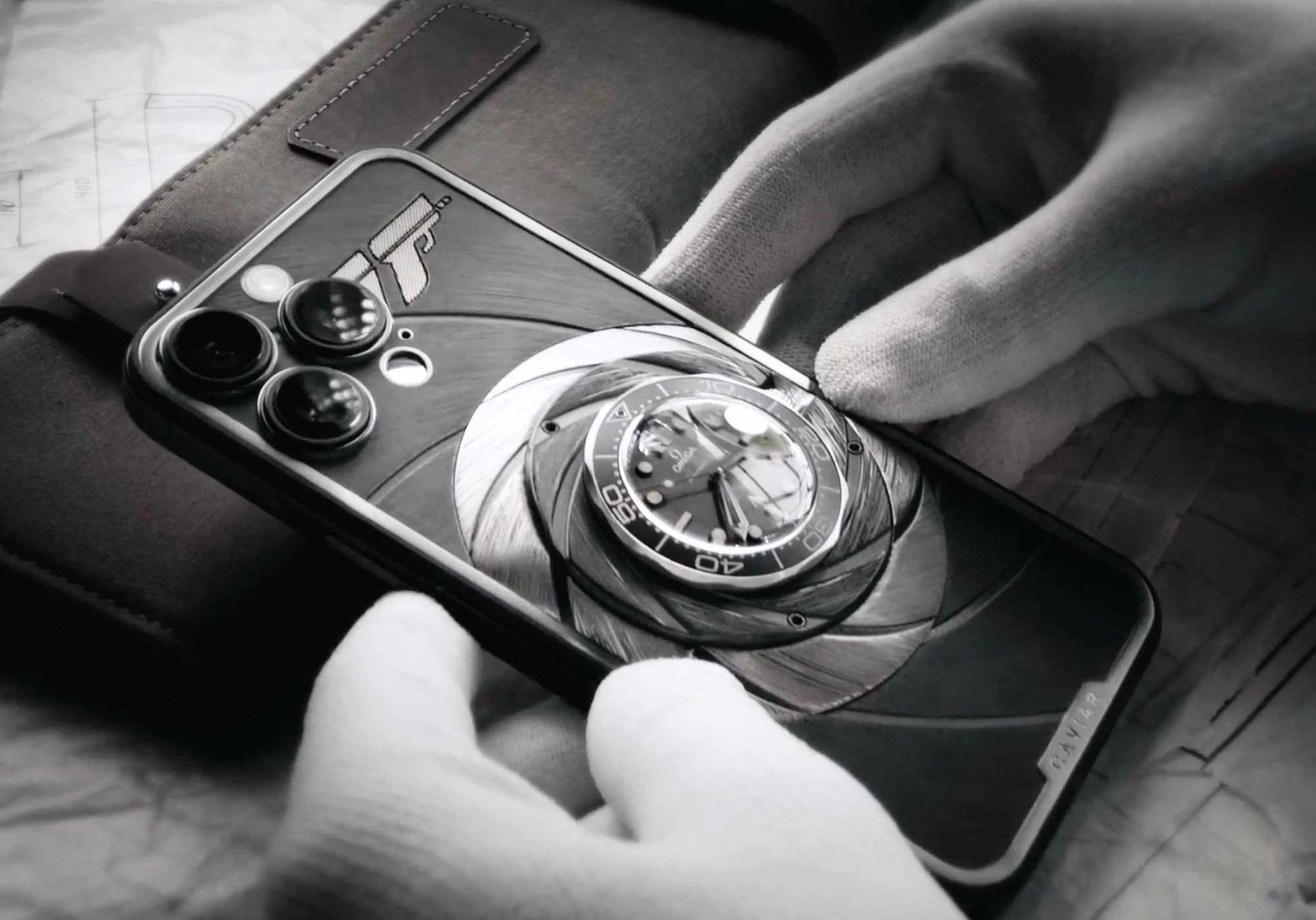 Apple iPhone 17 Pro Max Omega Seamaster James Bond Edition Unveiled