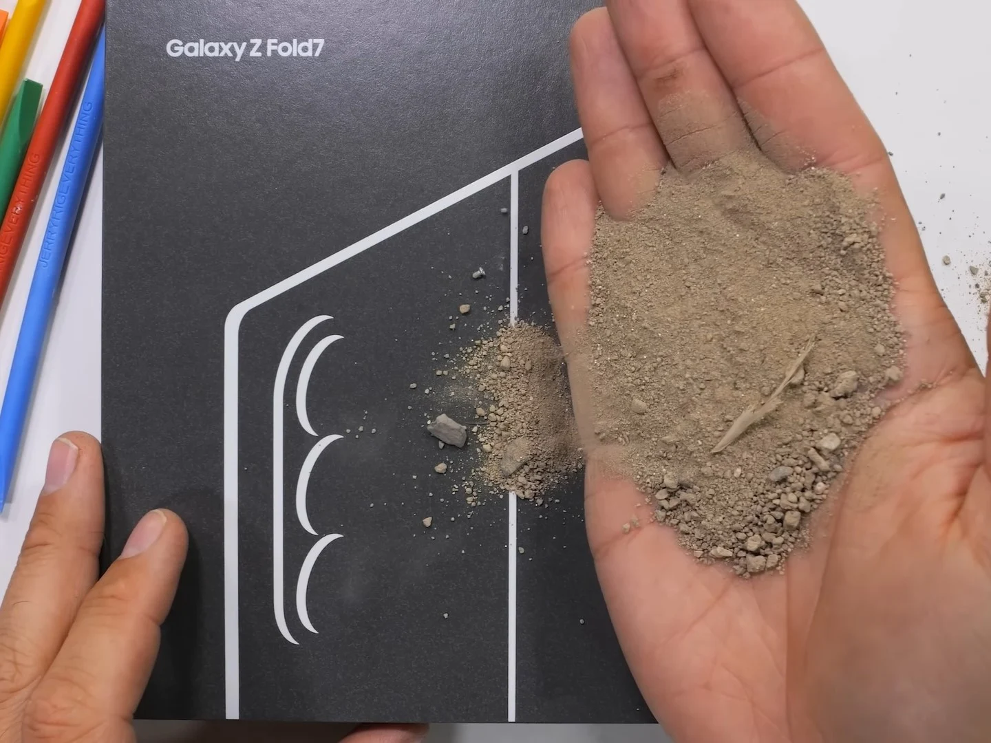 JerryRigEverything Calls Out Samsung Mobile US, Switches from Galaxy