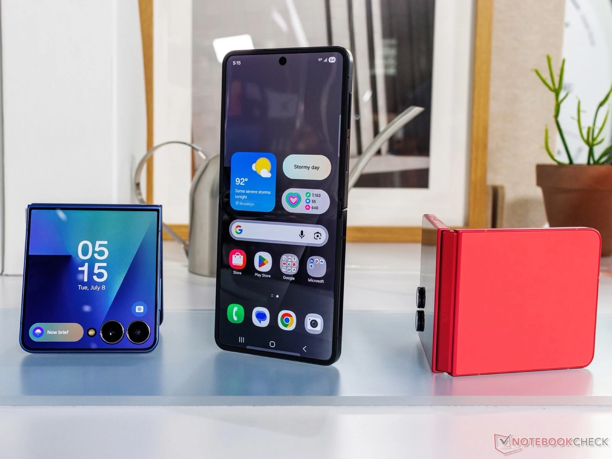 Samsung Galaxy Z Flip 7 Durability vs. Cold Winters Impact