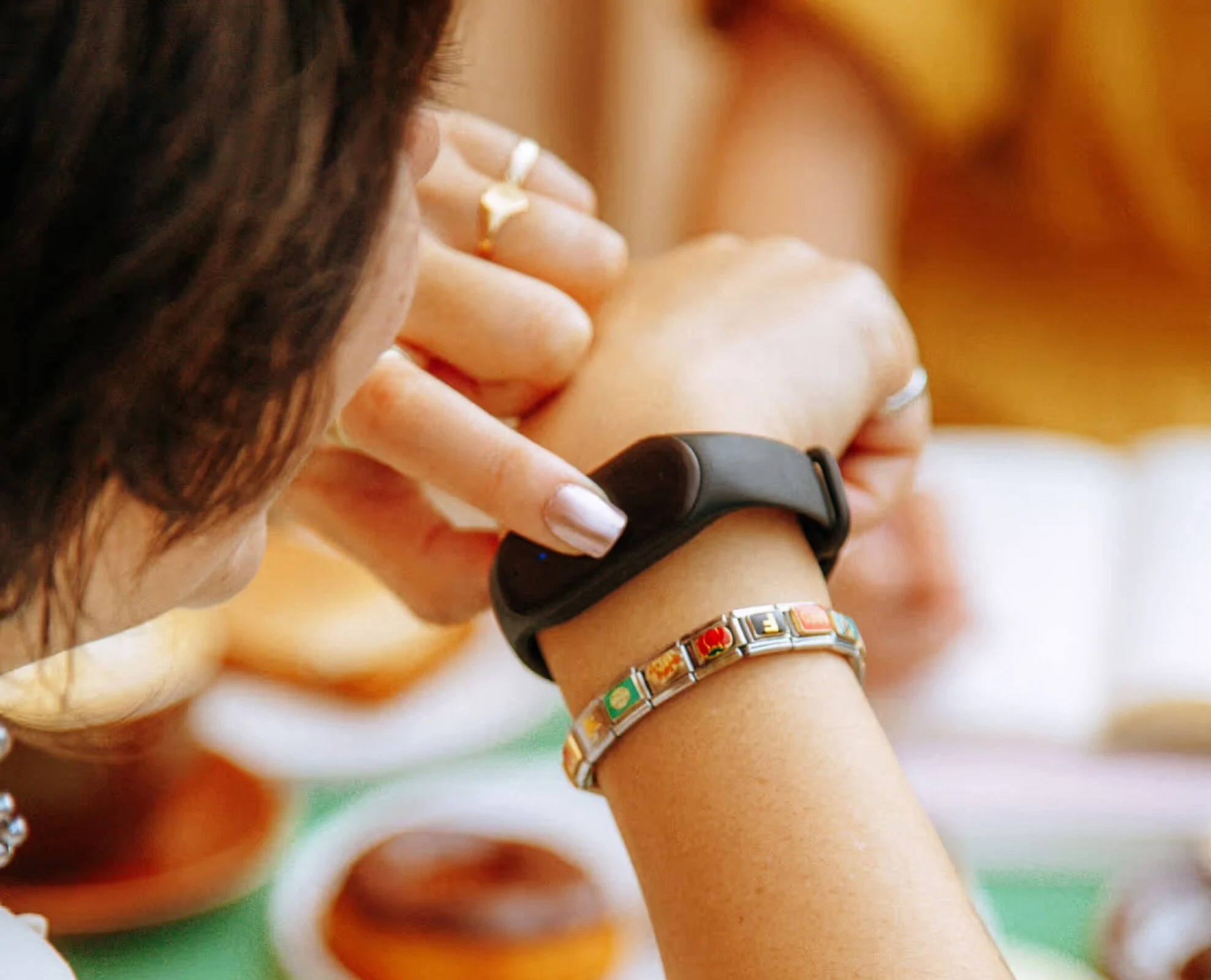Amazon Acquires Bee: Affordable AI Wearable with No Subscription