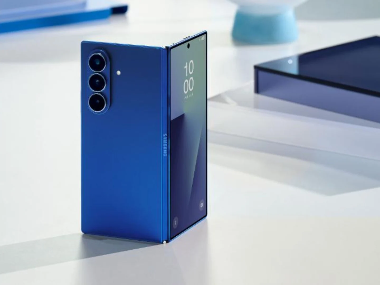 Galaxy Z Fold8 May Be Thicker Due to US-China Trade War