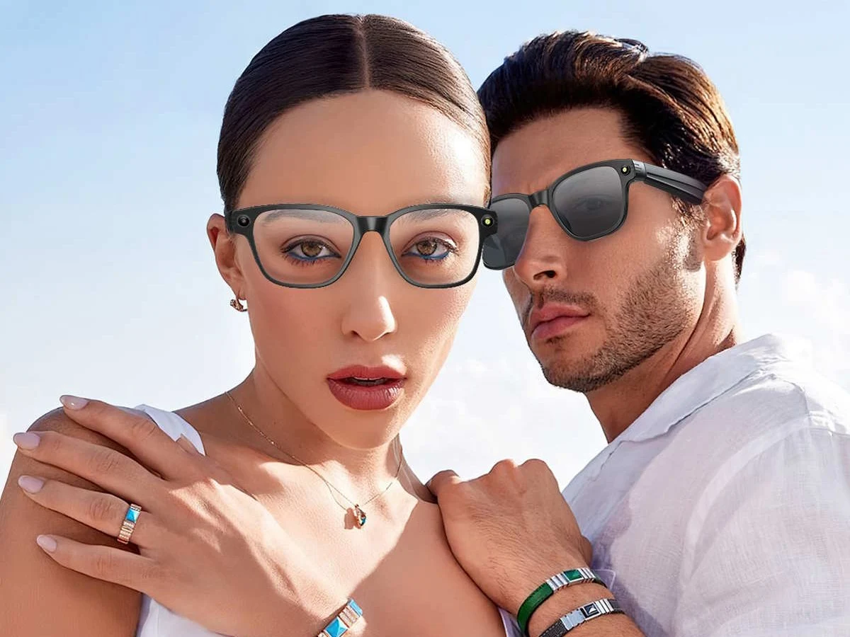 Smart Glasses with Camera, Audio, and Video Recording Features
