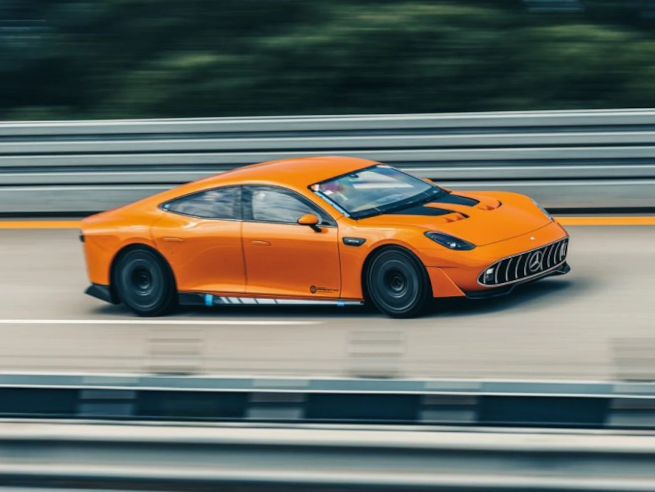 Mercedes-AMG GT XX Breaks Record: 3,404 Miles in 24 Hours