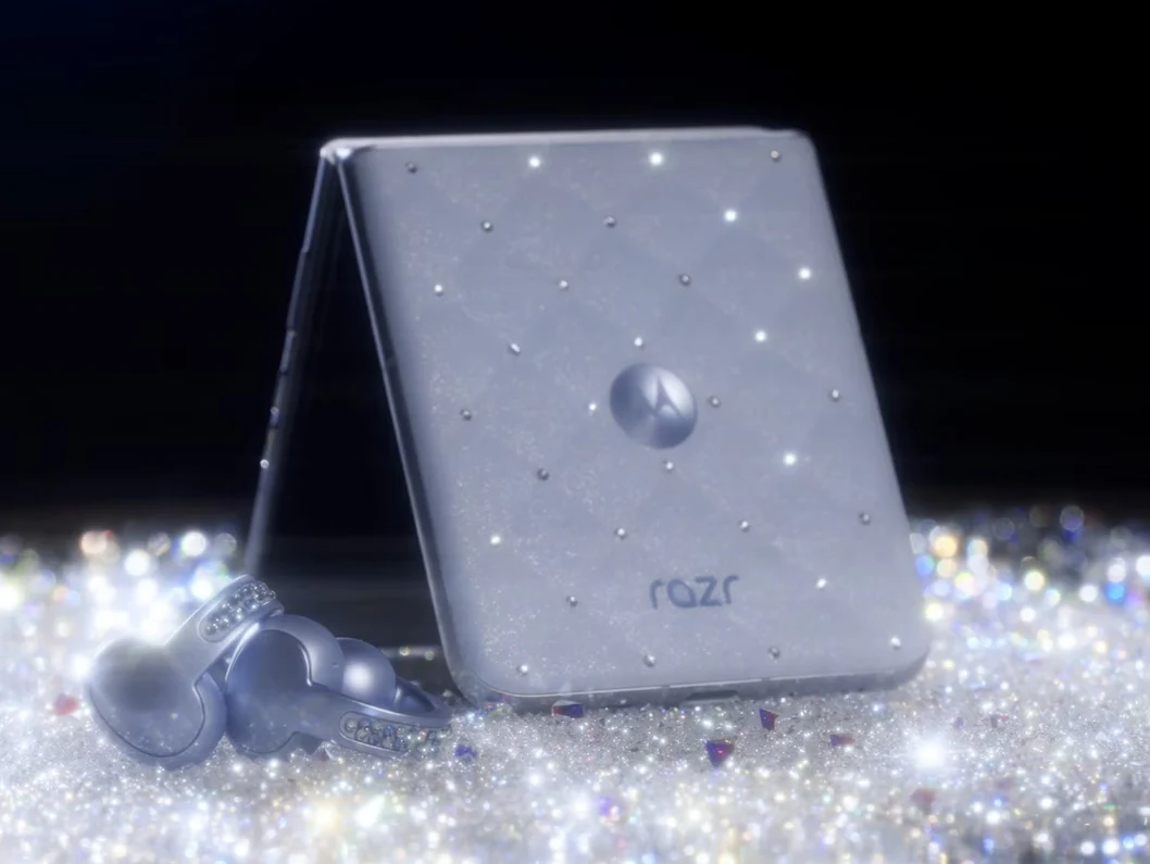 Motorola Unveils Brilliant Collection with Swarovski and Pantone
