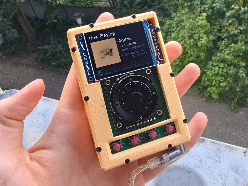 DIY Raspberry Pi Zero Turns Into Pocket iPod-Style Player