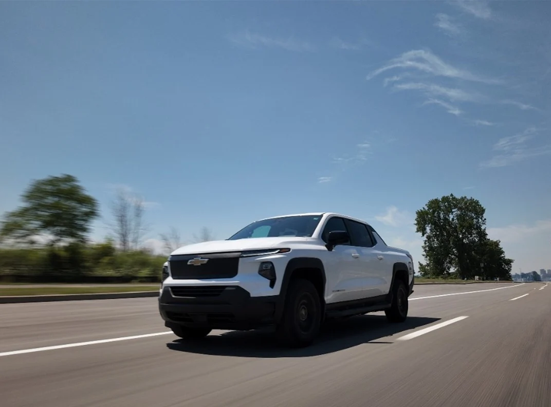 Chevy Silverado EV Breaks Range Record with 1,059 Miles on Charge