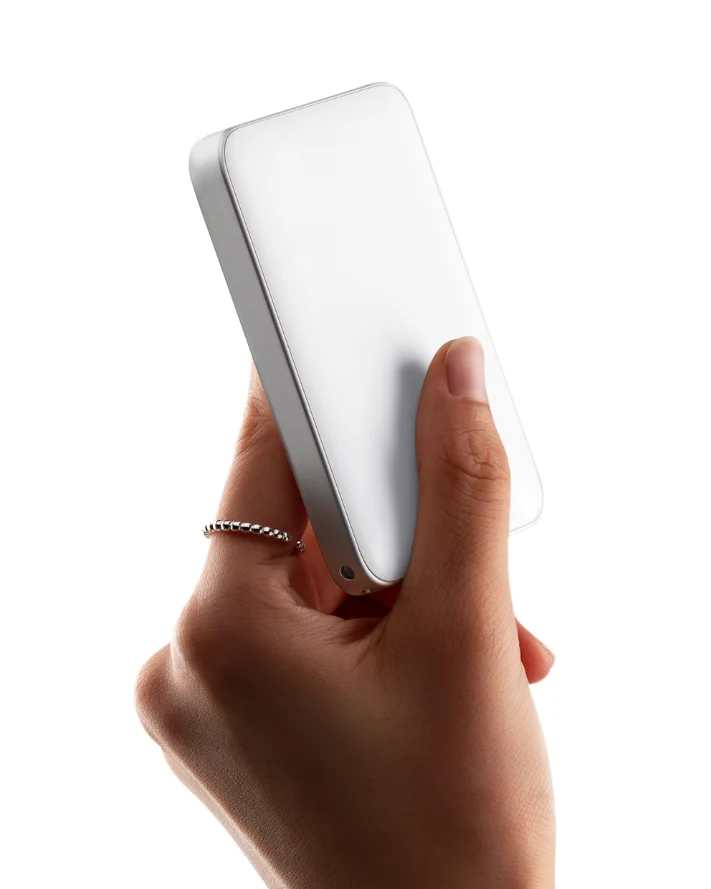Xiaomi Unveils Ultra-Thin Power Bank with Built-in Cable