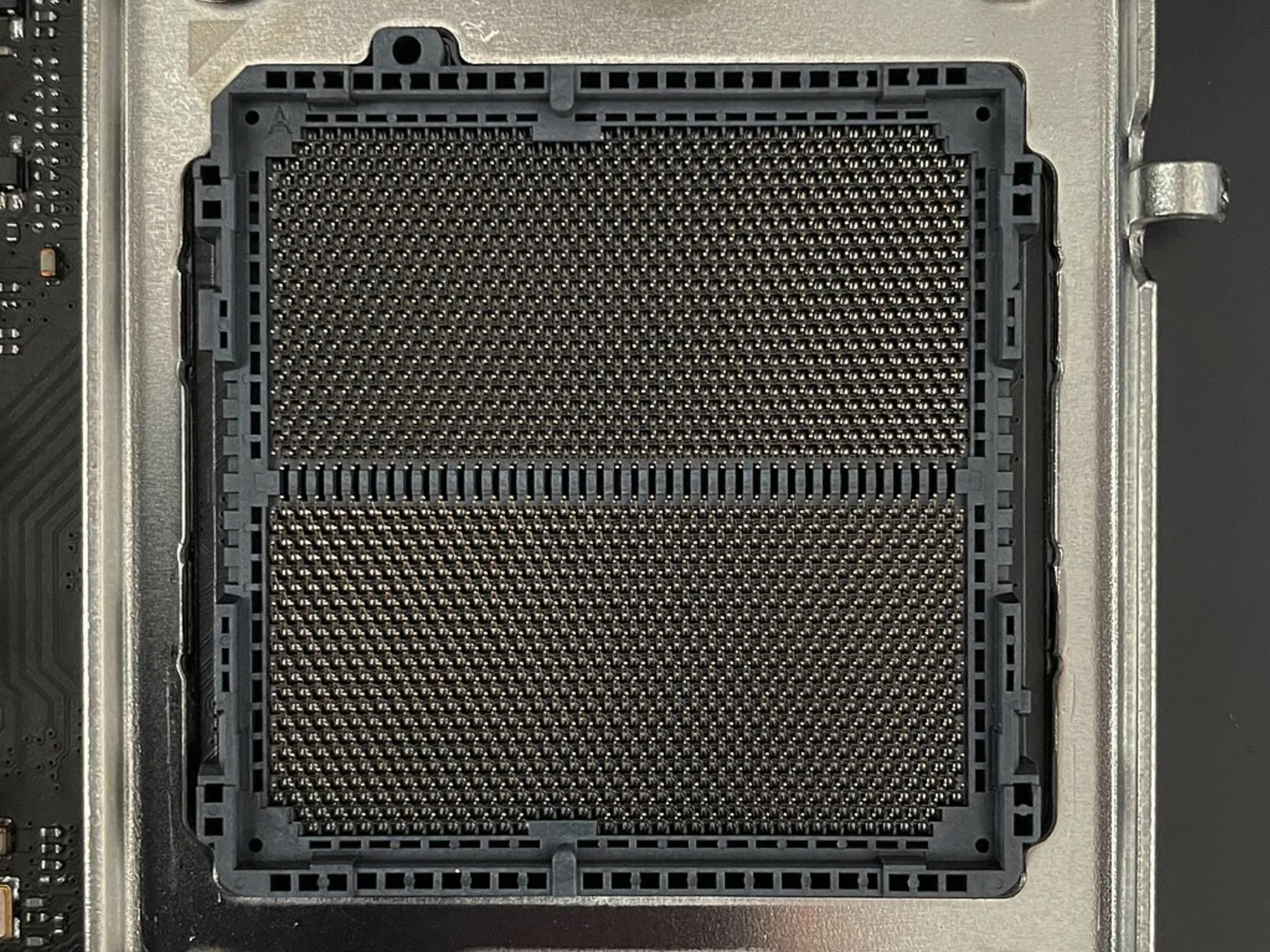 AMD AM6 Socket: 22% More Pins, Same Size & Cooler Compatibility