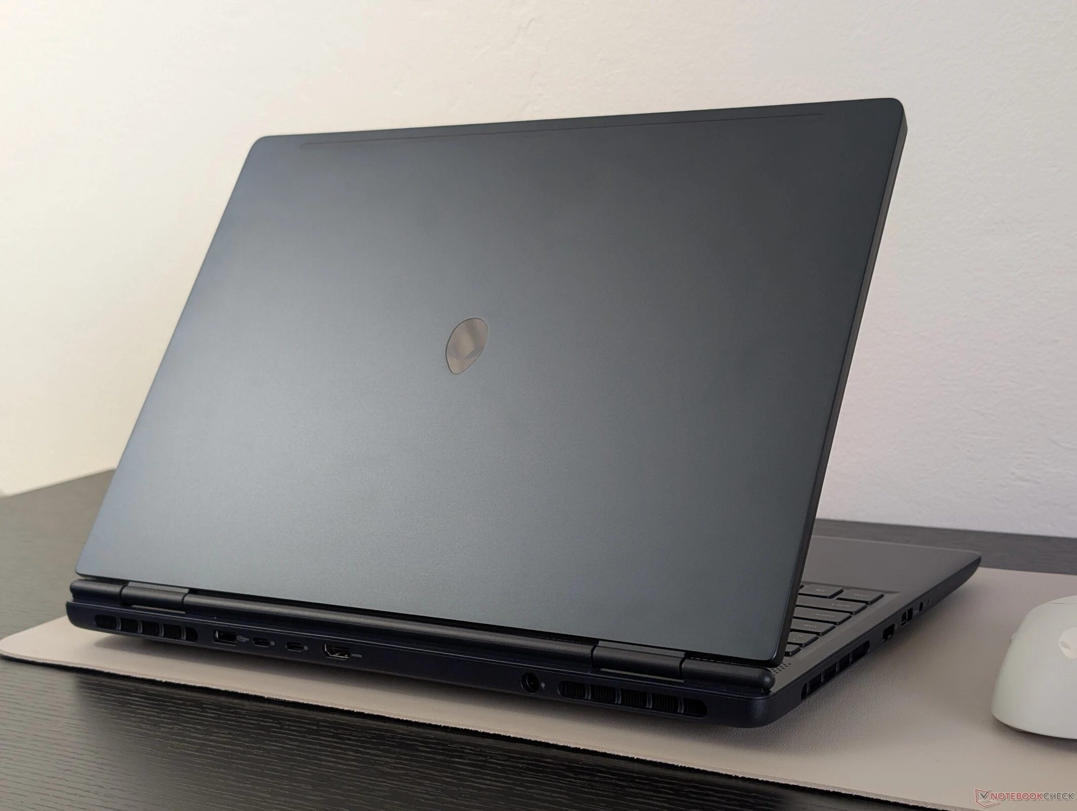 Alienware 16 Aurora: Sleeker and More Durable than 16X Aurora