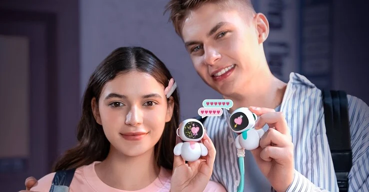 Eiliko: Emotional AI Charm Bot Hits Kickstarter Goal Successfully