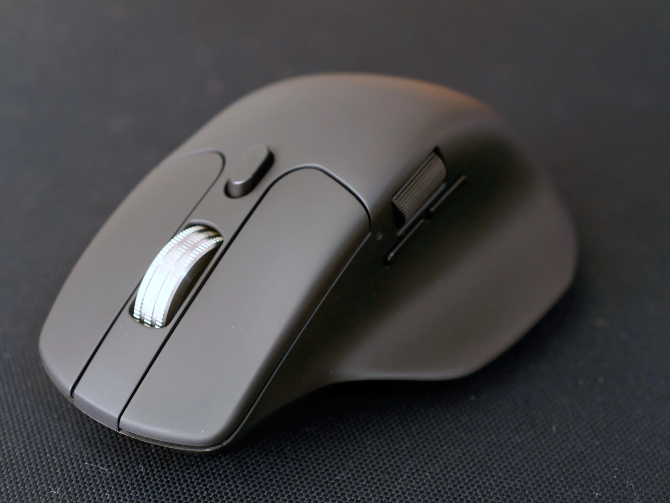 Keychron Launches Ergonomic Mouse with Metal Scroll Wheel for $39.99