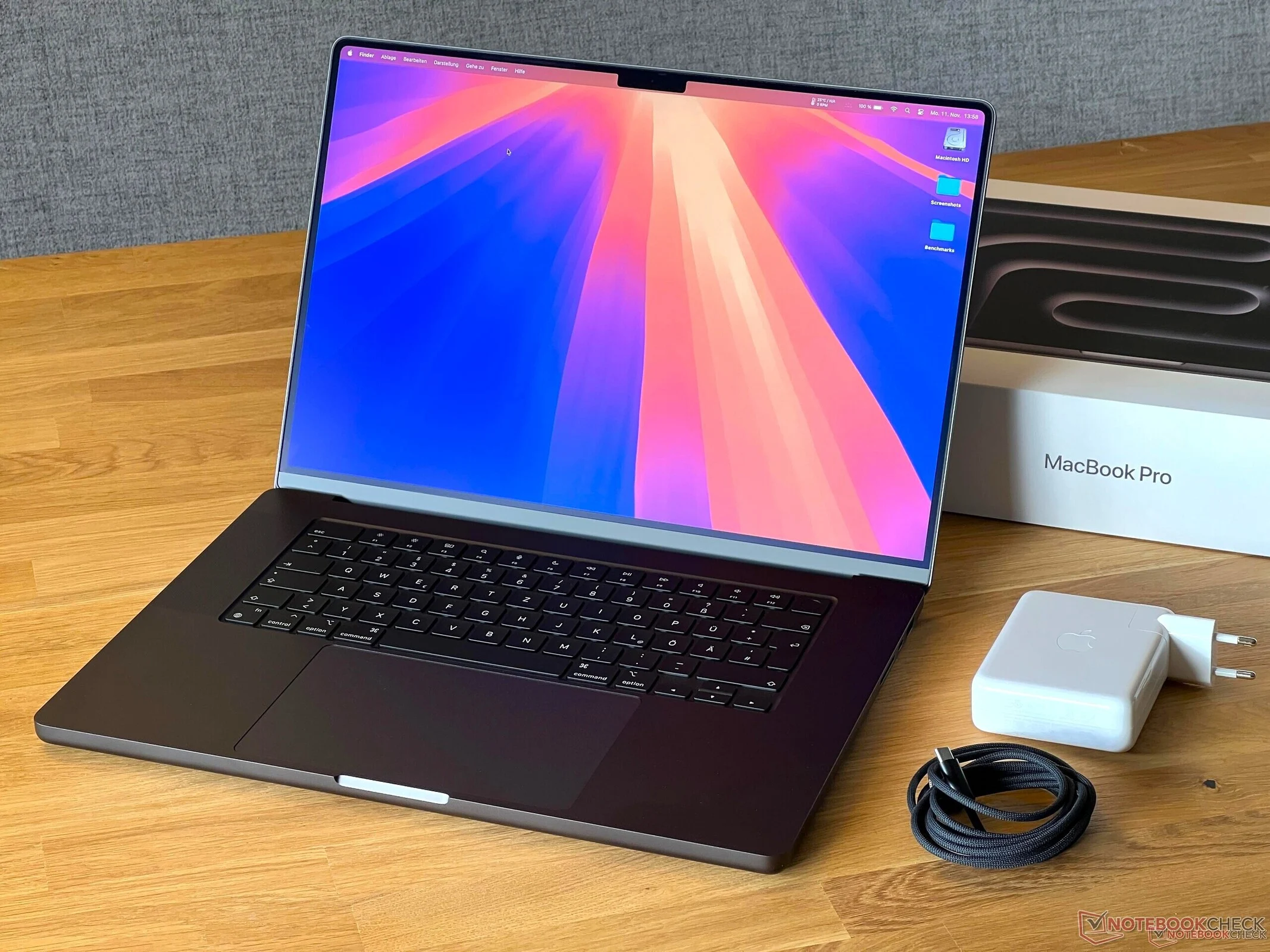MacBook Pro Redesign with OLED & Apple M6: Release Window Revealed