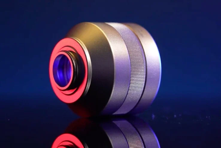 105x Macro Lens for Smartphones: MagStack Now on Kickstarter