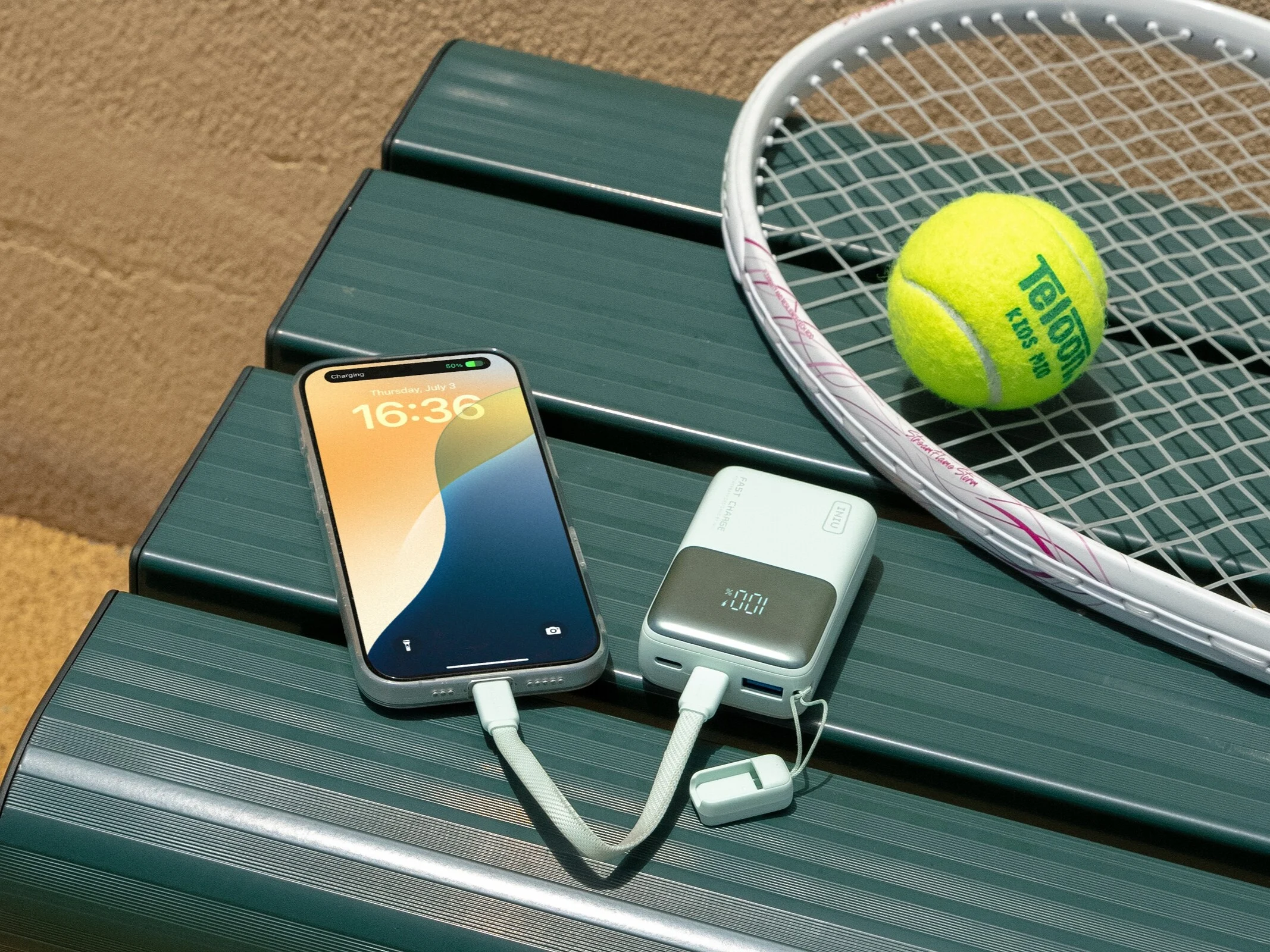 INIU Pocket Rocket P50: World’s Smallest 10,000mAh Power Bank