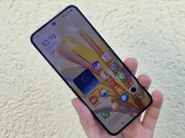 Xiaomi Mix Flip 2 with Snapdragon 8 Elite Challenges Samsung