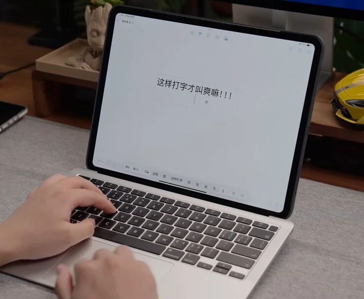 YouTuber Creates iPadBook: M4 iPad Pro Meets MacBook Display